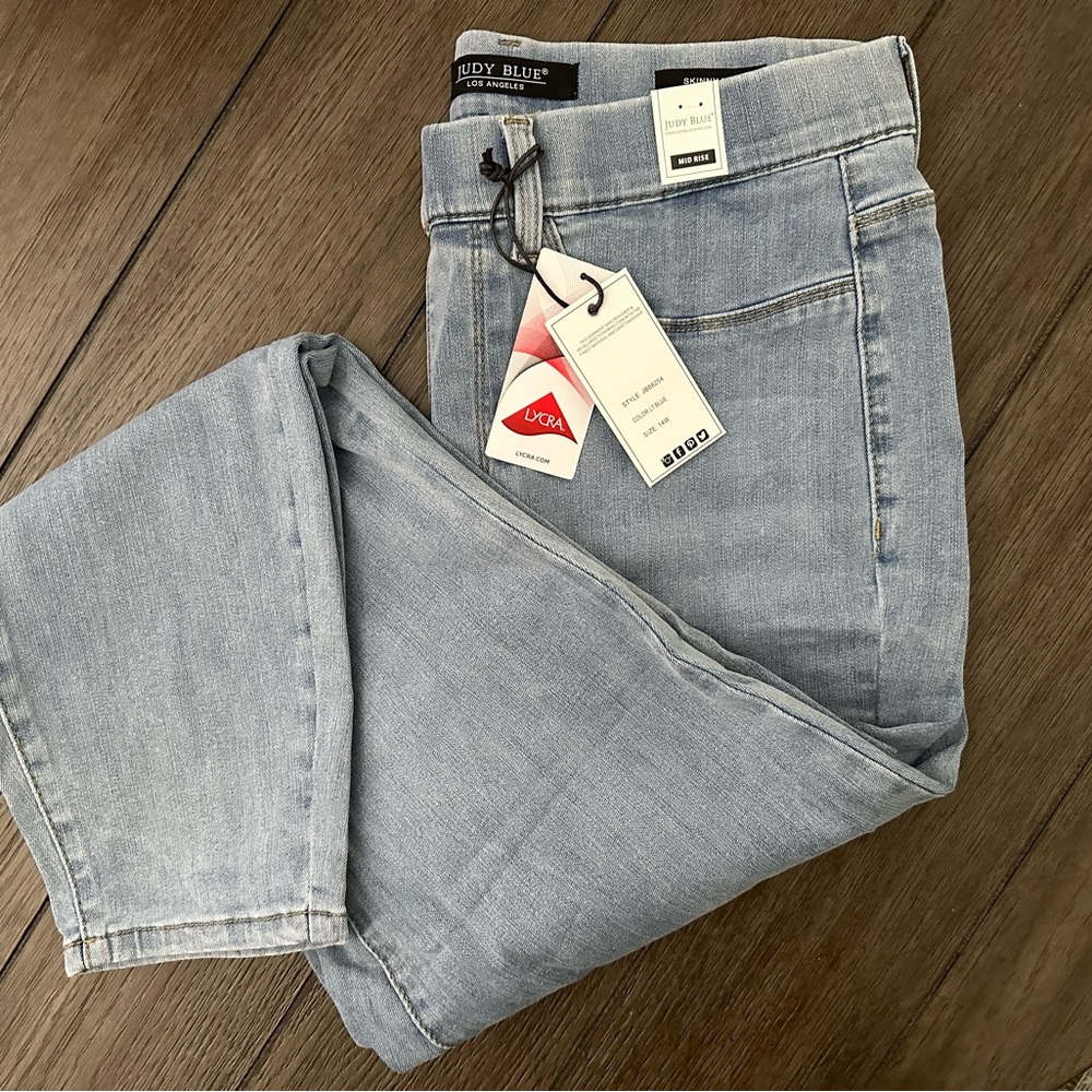 Judy Blue, 14W, pull on skinny jeans